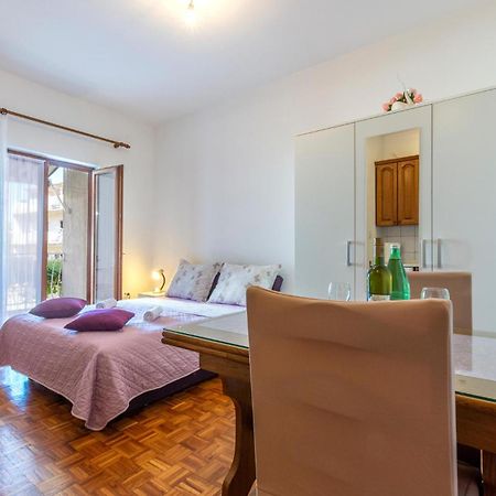 Lovely Apartment In Stobrec With Wifi Split Kültér fotó
