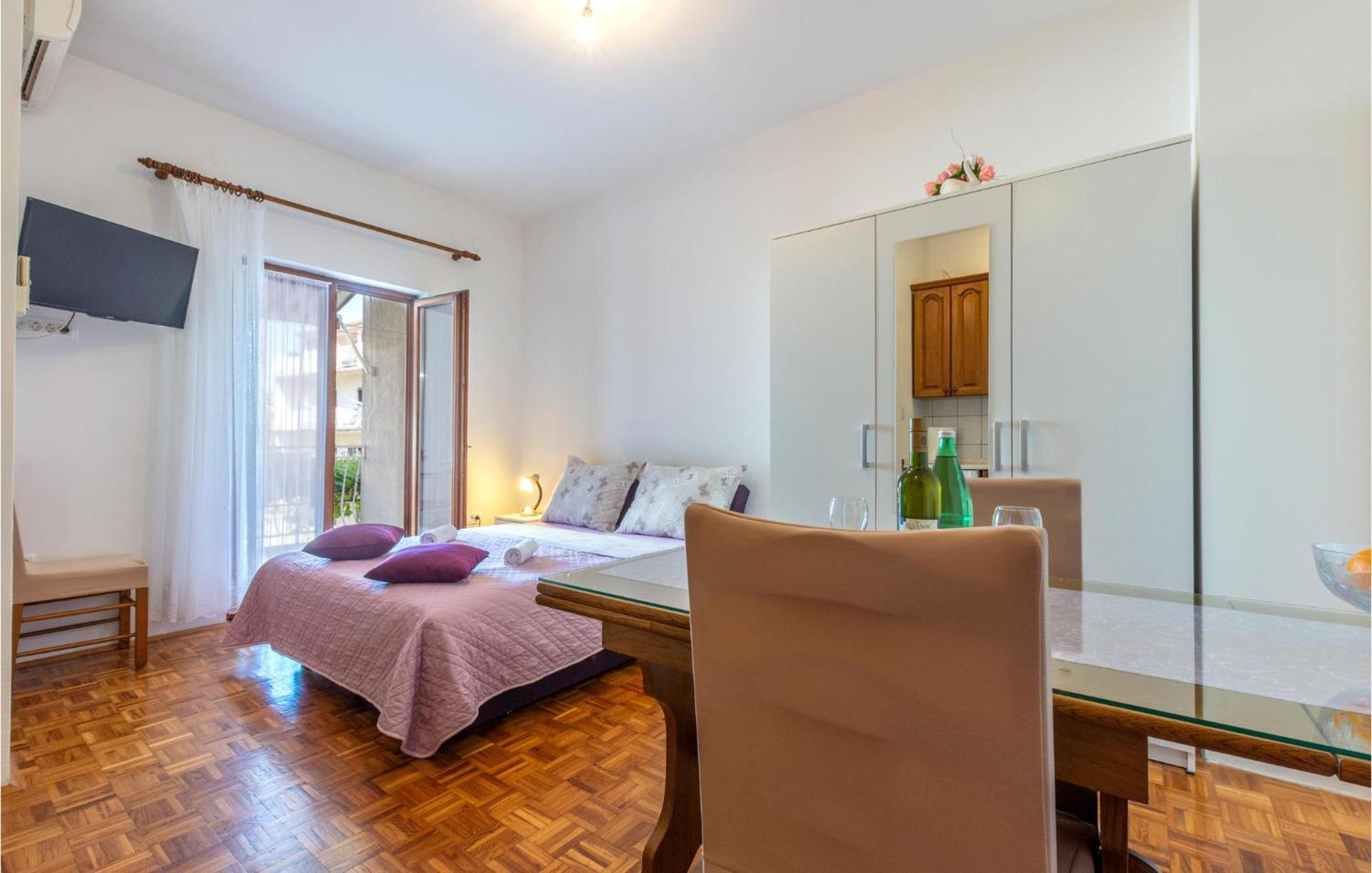 Lovely Apartment In Stobrec With Wifi Split Kültér fotó